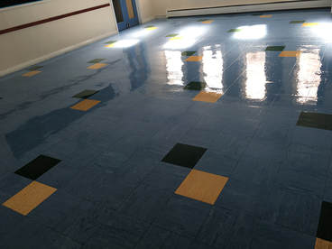 clean-and-polish-vinyl-flooring
